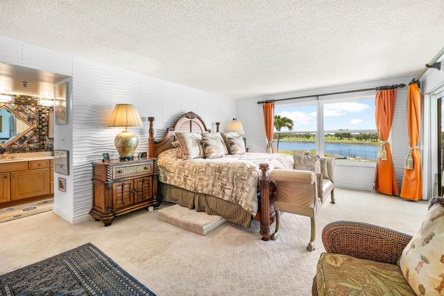 374 Golfview Road 205, North Palm Beach, FL 33408