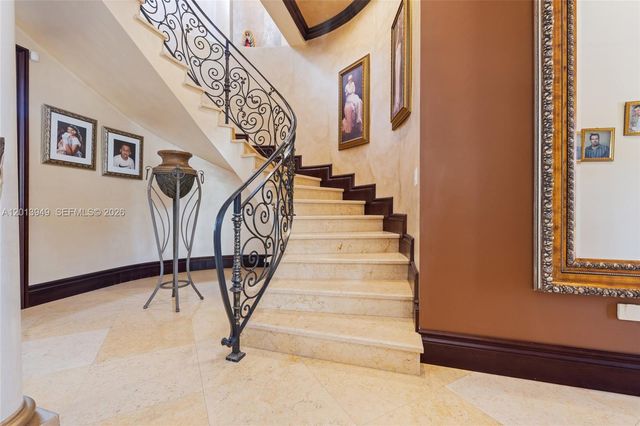 9861 NW 135th St, Hialeah Gardens, FL 33018