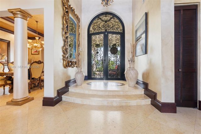 9861 NW 135th St, Hialeah Gardens, FL 33018