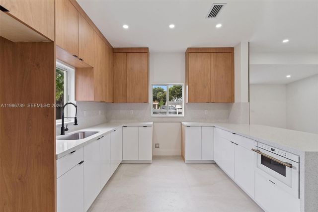 1305 Dunad Ave, Opa-locka, FL 33054