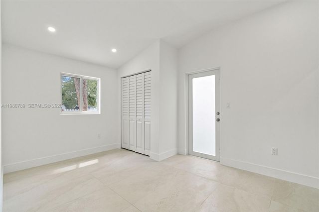 1305 Dunad Ave, Opa-locka, FL 33054