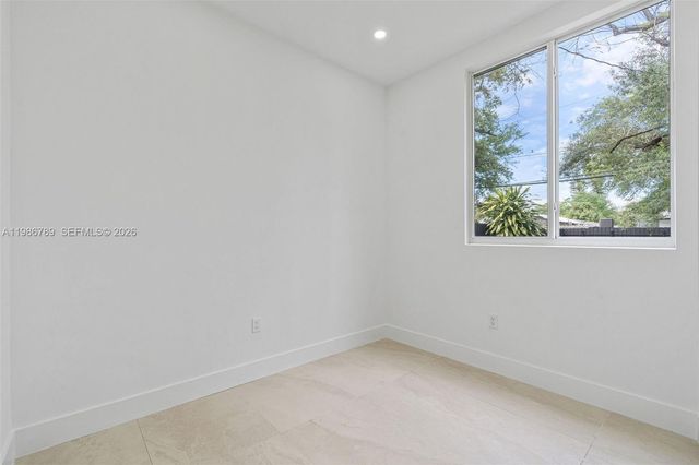 1305 Dunad Ave, Opa-locka, FL 33054