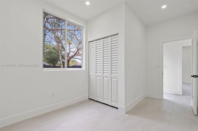 1305 Dunad Ave, Opa-locka, FL 33054