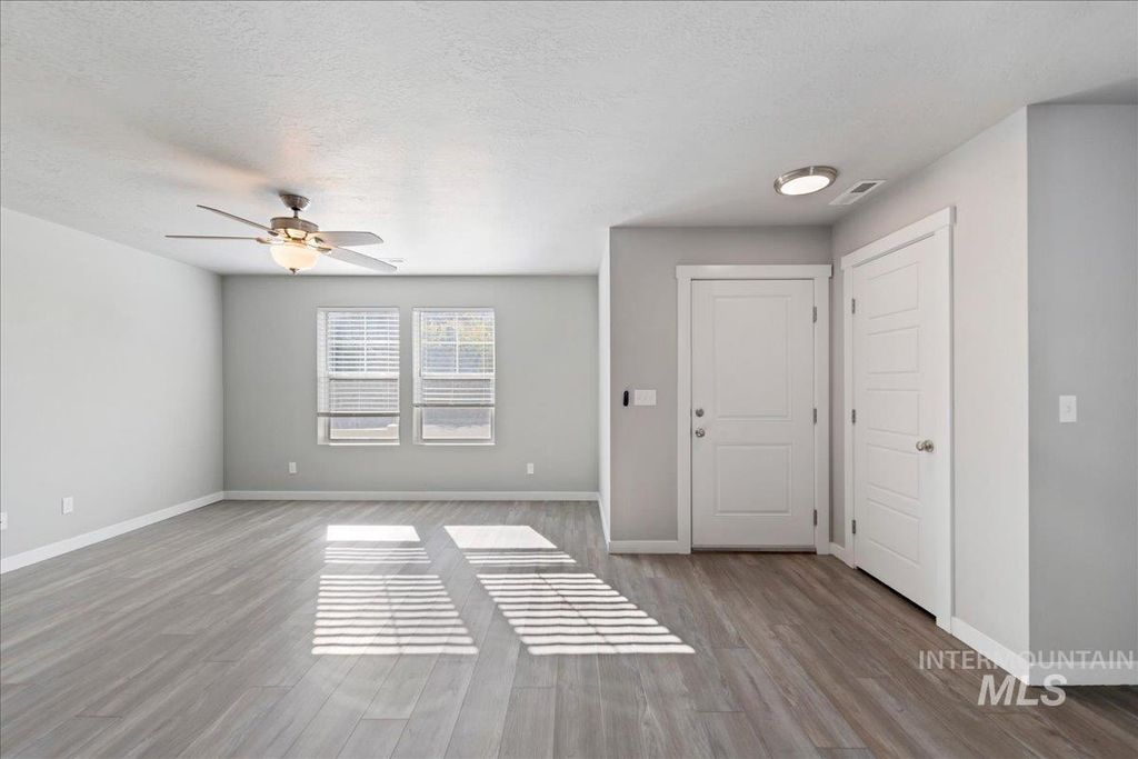 2484 E Blue Tick Street, Meridian, ID 83642 photo 3