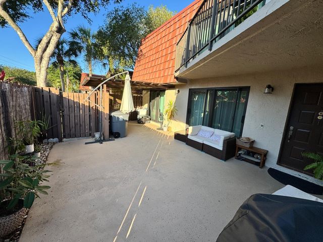 8535 Boca Rio Dr, Boca Raton, FL 33433