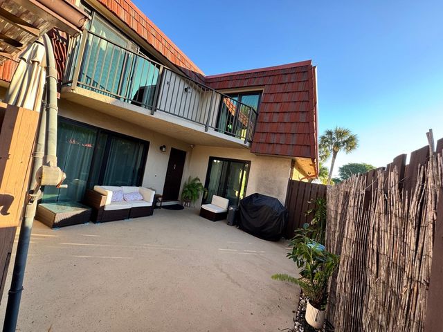 8535 Boca Rio Dr, Boca Raton, FL 33433