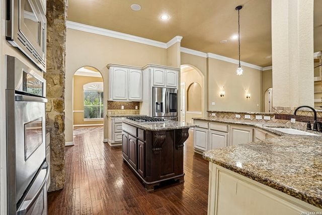 21411 Liguria Dr, Garden Ridge, TX 78266