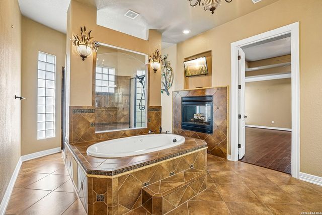 21411 Liguria Dr, Garden Ridge, TX 78266