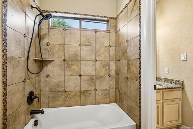 21411 Liguria Dr, Garden Ridge, TX 78266