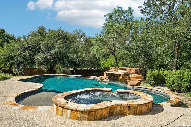 21411 Liguria Dr, Garden Ridge, TX 78266