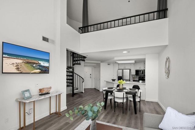 680 Camino De La Reina 2406, San Diego, CA 92108