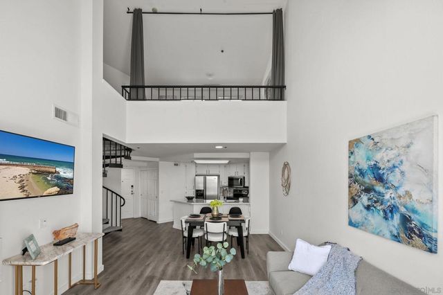 680 Camino De La Reina 2406, San Diego, CA 92108