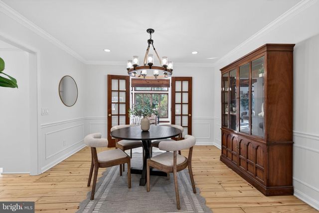 6813 WINTERBERRY LN, Bethesda, MD 20817