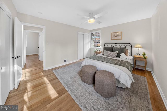 6813 WINTERBERRY LN, Bethesda, MD 20817