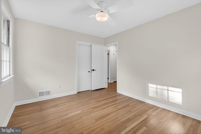 6813 WINTERBERRY LN, Bethesda, MD 20817