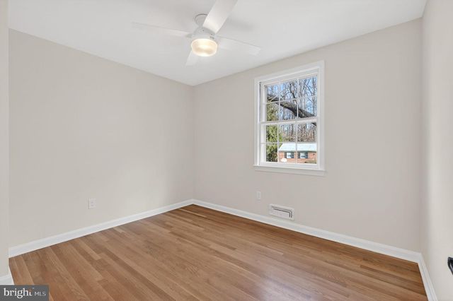 6813 WINTERBERRY LN, Bethesda, MD 20817