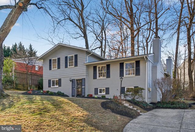 6813 WINTERBERRY LN, Bethesda, MD 20817