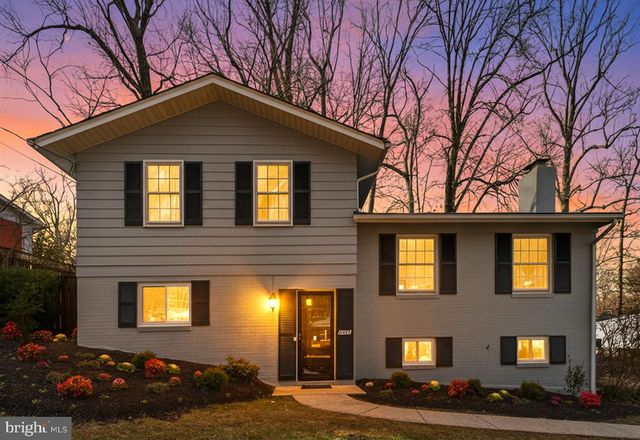 6813 WINTERBERRY LN, Bethesda, MD 20817