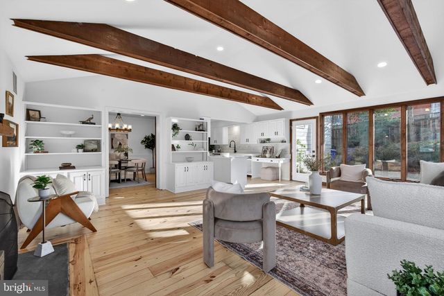 6813 WINTERBERRY LN, Bethesda, MD 20817