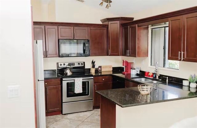 809 E Palm Run Drive, North Lauderdale, FL 33068