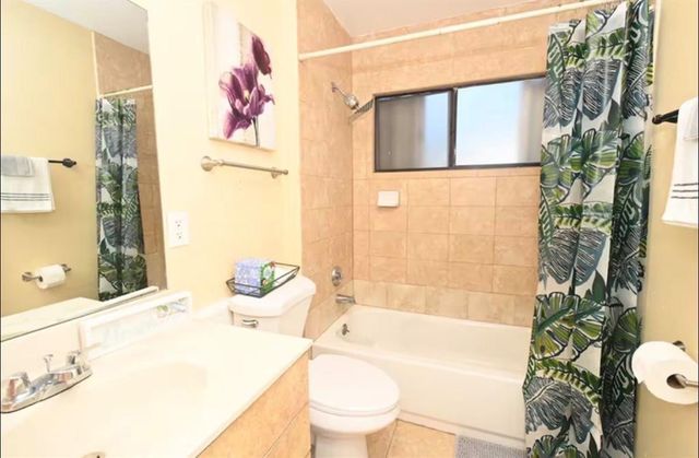 809 E Palm Run Drive, North Lauderdale, FL 33068