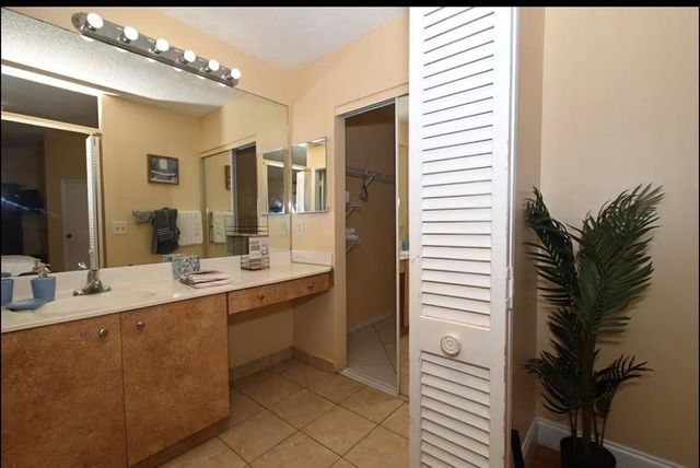 809 E Palm Run Drive, North Lauderdale, FL 33068