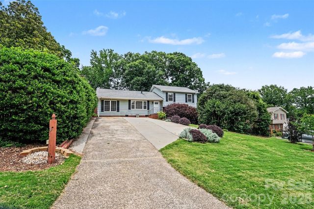 1030 Mclaughlin Drive, Charlotte, NC 28212
