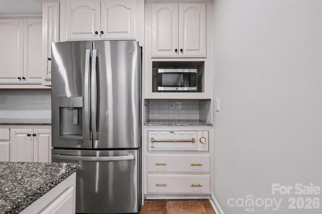 1030 Mclaughlin Drive, Charlotte, NC 28212