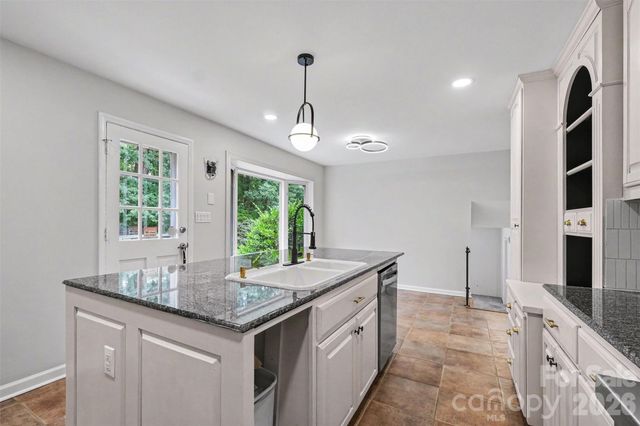 1030 Mclaughlin Drive, Charlotte, NC 28212