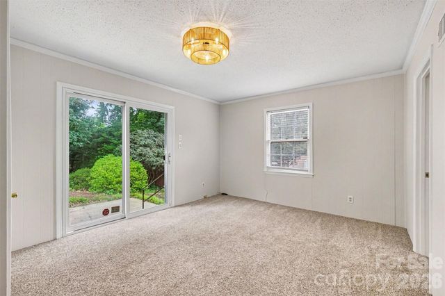 1030 Mclaughlin Drive, Charlotte, NC 28212