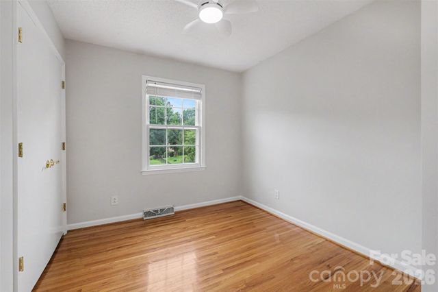 1030 Mclaughlin Drive, Charlotte, NC 28212