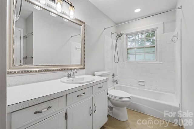 1030 Mclaughlin Drive, Charlotte, NC 28212