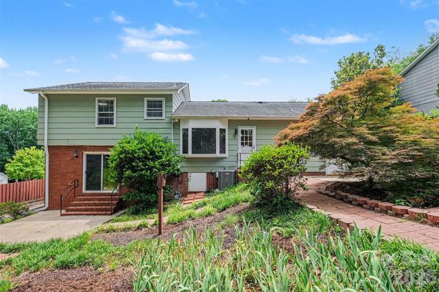 1030 Mclaughlin Drive, Charlotte, NC 28212