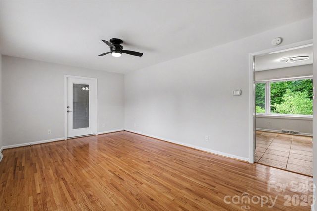 1030 Mclaughlin Drive, Charlotte, NC 28212