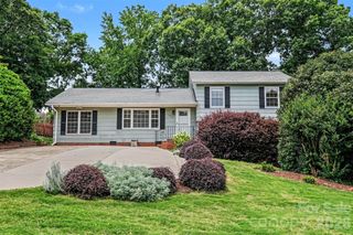 1030 Mclaughlin Drive, Charlotte, NC 28212