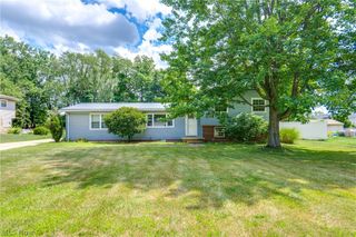 7320 Lourelton Avenue NW, North Canton, OH 44720