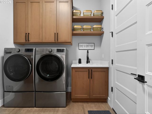 150 W Y St, Washougal, WA 98671