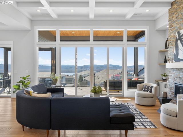 150 W Y St, Washougal, WA 98671