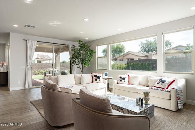 12872 N FOUNDERS PARK Boulevard, Surprise, AZ 85379