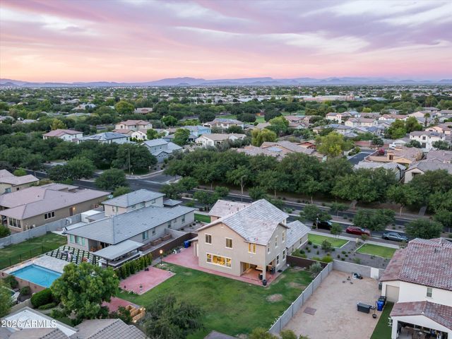 12872 N FOUNDERS PARK Boulevard, Surprise, AZ 85379