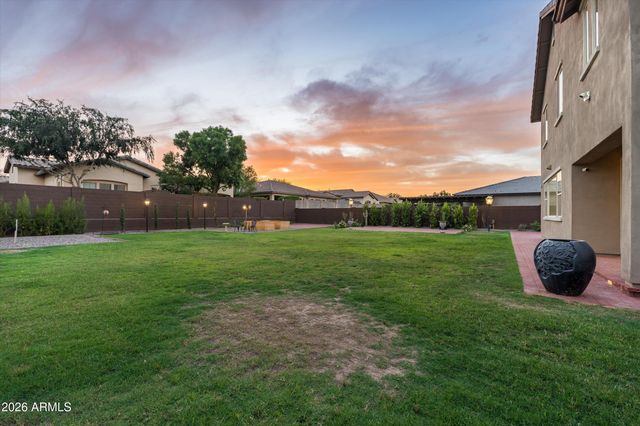 12872 N FOUNDERS PARK Boulevard, Surprise, AZ 85379