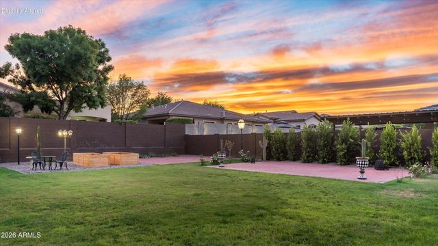 12872 N FOUNDERS PARK Boulevard, Surprise, AZ 85379