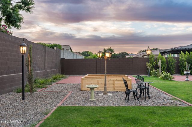 12872 N FOUNDERS PARK Boulevard, Surprise, AZ 85379