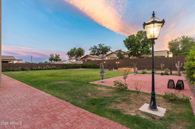 12872 N FOUNDERS PARK Boulevard, Surprise, AZ 85379