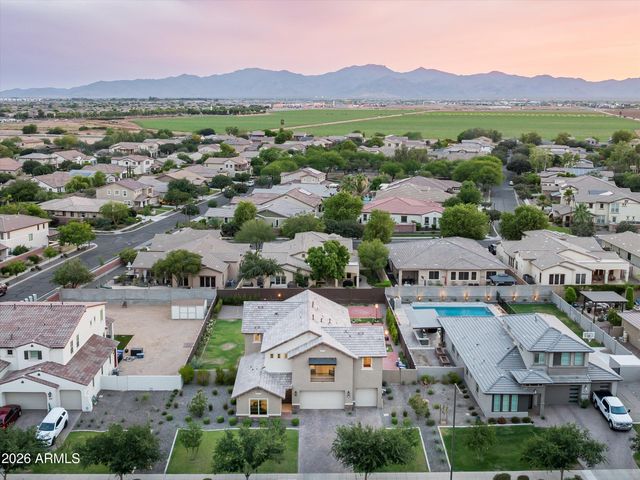 12872 N FOUNDERS PARK Boulevard, Surprise, AZ 85379