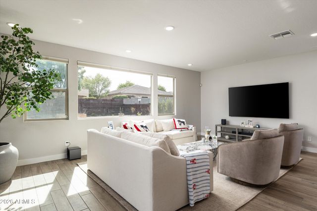 12872 N FOUNDERS PARK Boulevard, Surprise, AZ 85379