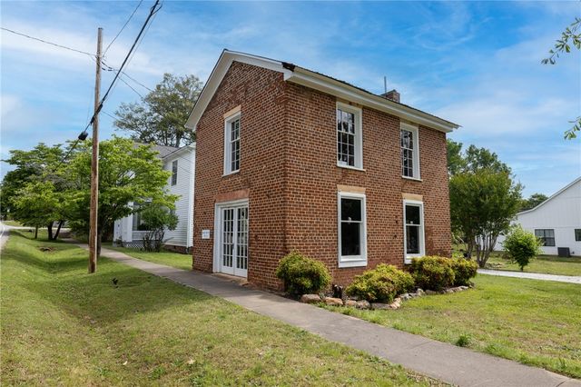 140 + 130 S Mechanic Street, Pendleton, SC 29670