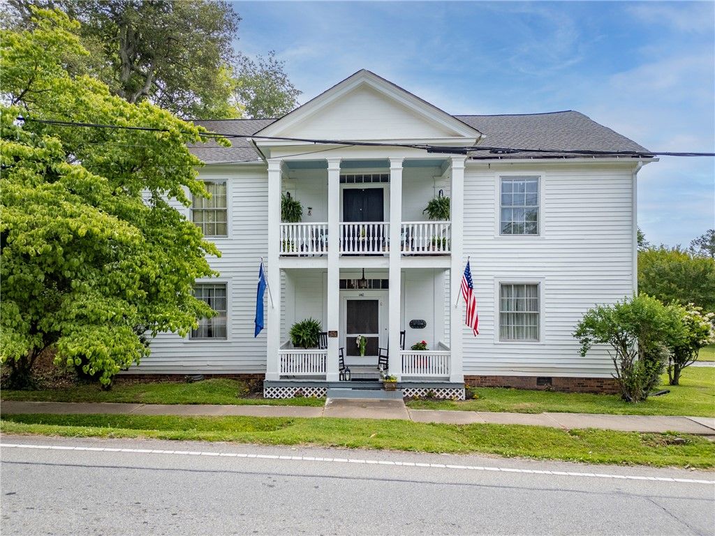 140 + 130 S Mechanic Street, Pendleton, SC 29670