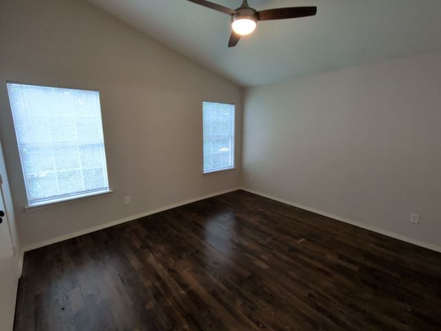 318 Spanish Moss Drive, Arlington, TX 76018