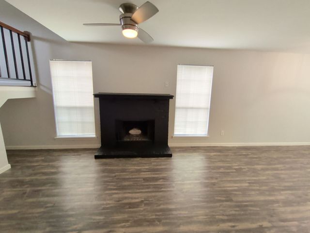 318 Spanish Moss Drive, Arlington, TX 76018